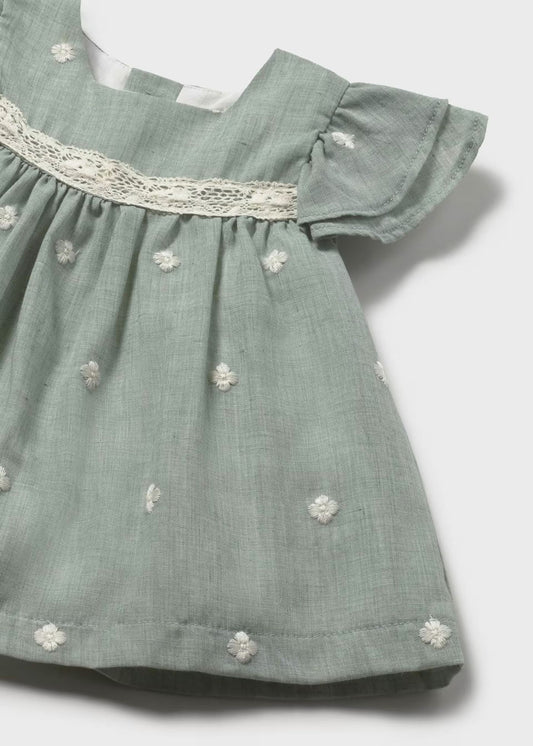 Vestido com tapa fraldas de recém nascida