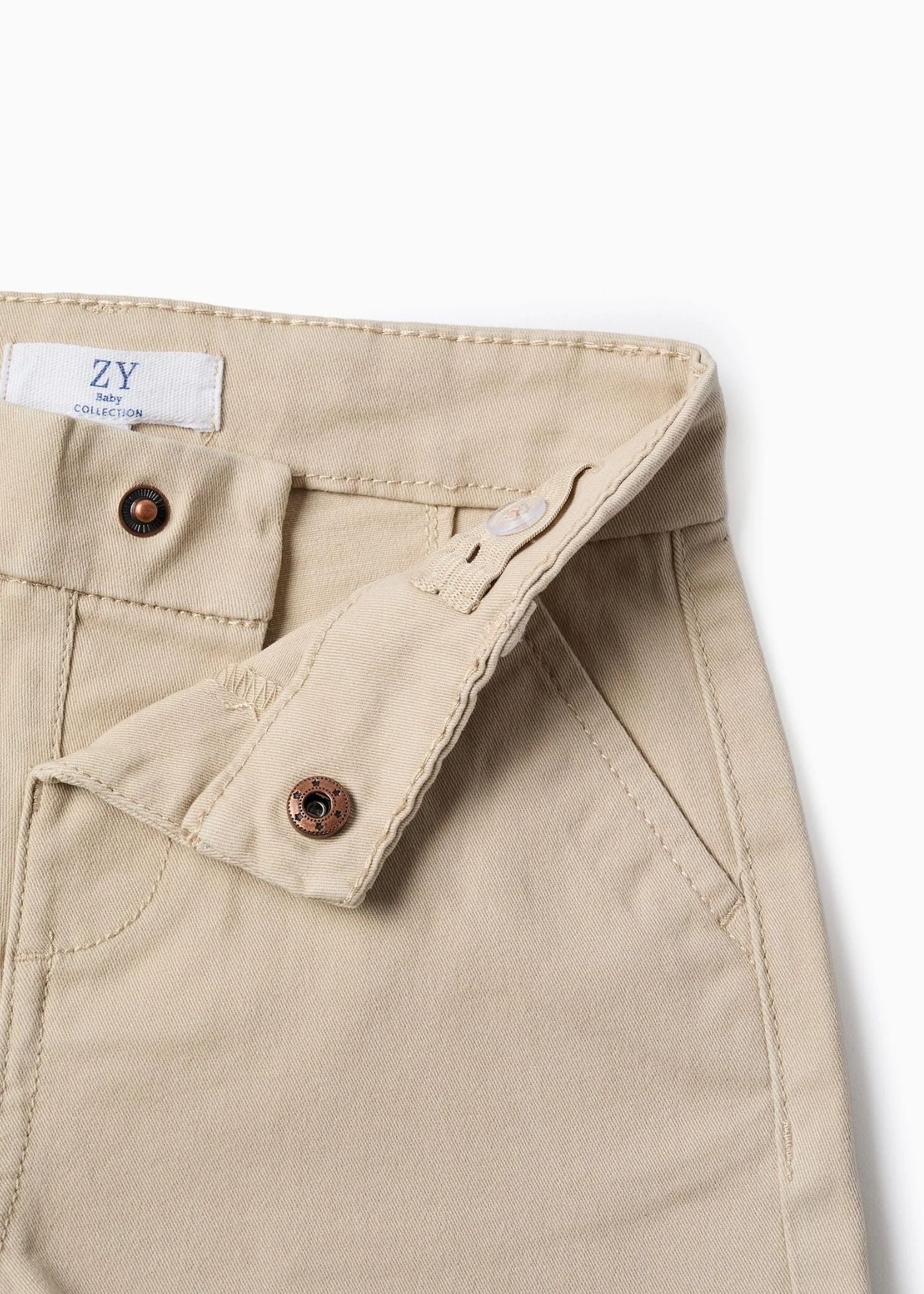 Calções chino midi de sarja com bolsos para bebé menino, bege-claro