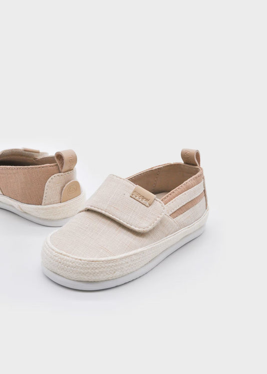 Alpercatas barefoot com velcro para bebé