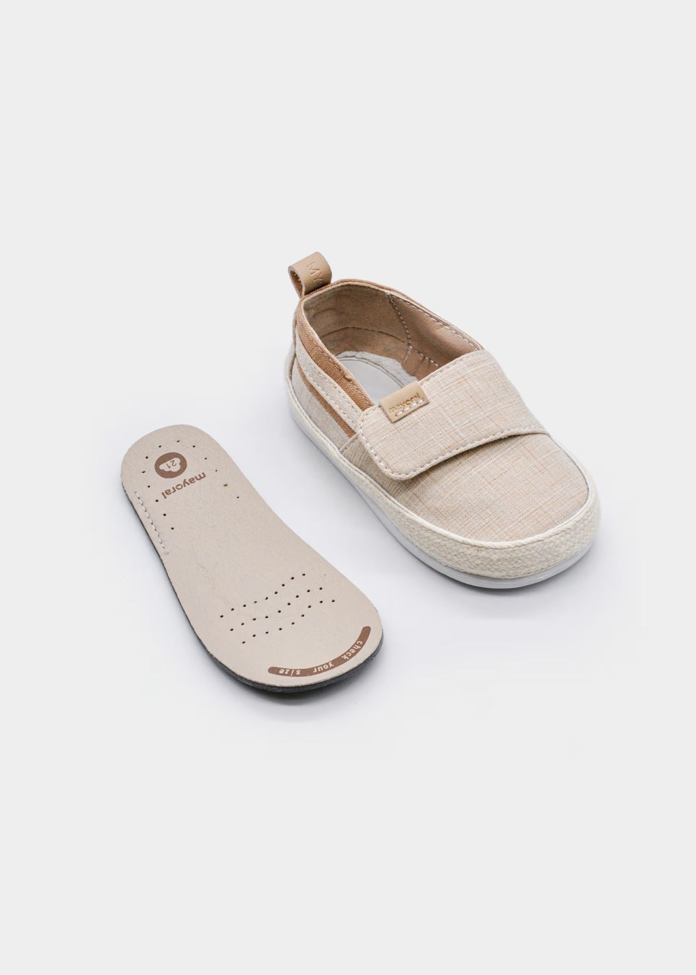 Alpercatas barefoot com velcro para bebé