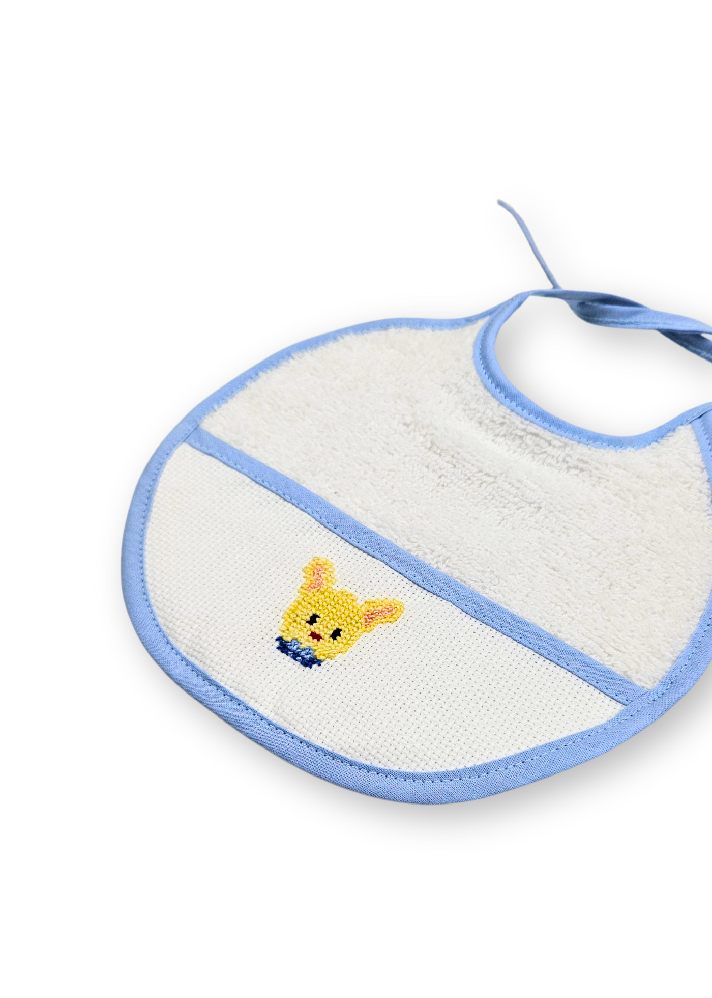 Babete coelhinho em ponto cruz