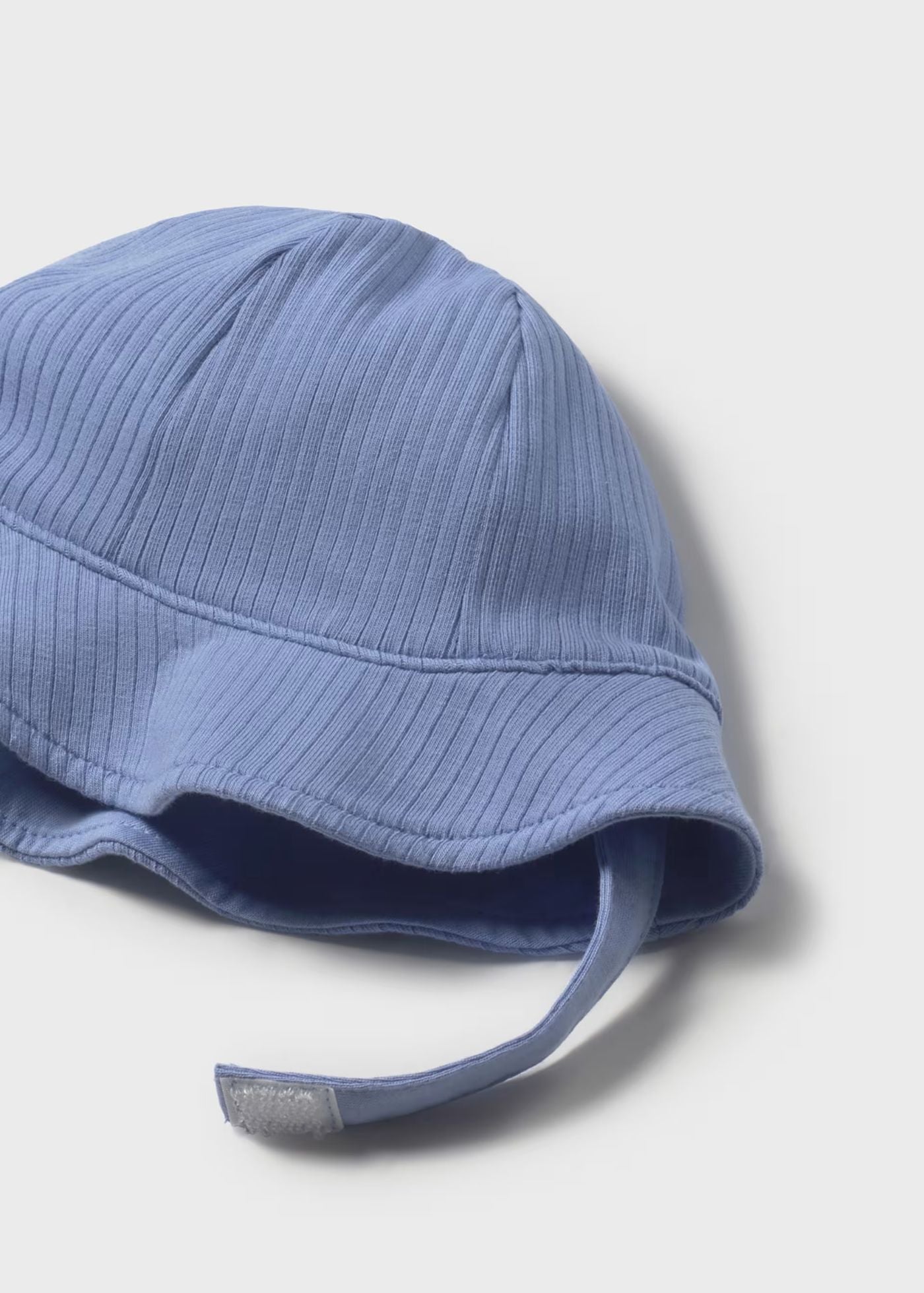 Conjunto de calções com gorro recém nascido