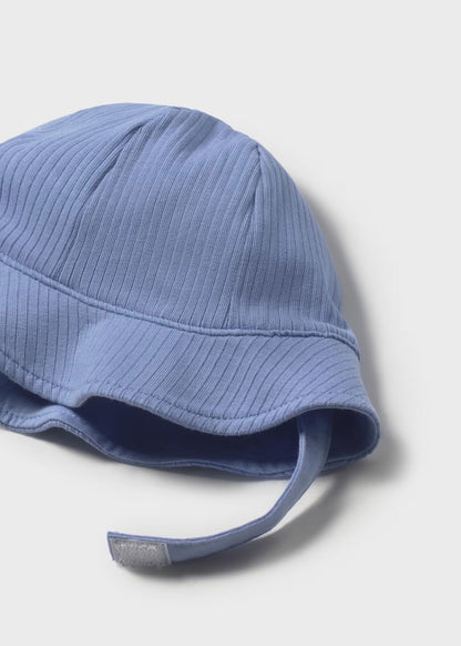 Conjunto de calções com gorro recém nascido
