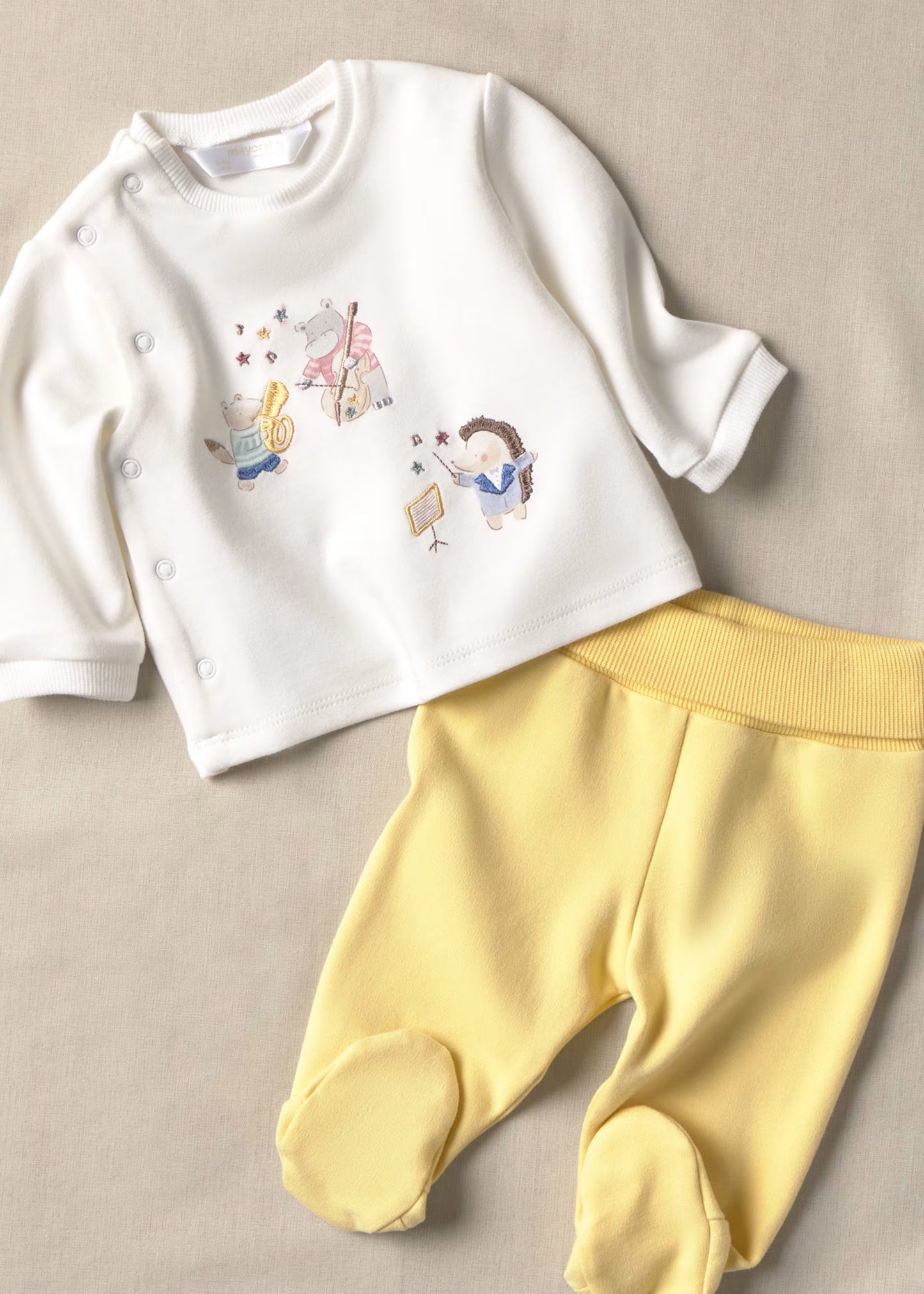 Conjunto calças com pés e camisa de trespasse para recém nascido