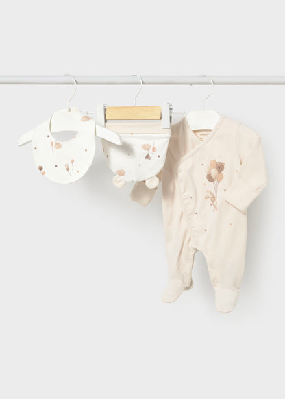 Pack de babygrow, gorro e babete para recém nascido, mayoral