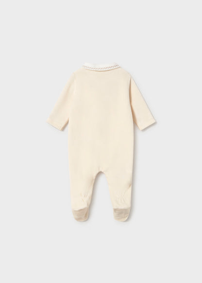 Babygrow de veludo com gola e abertura na frente