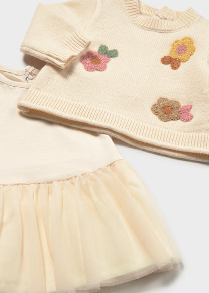 Vestido tricot com flores e tule para menina