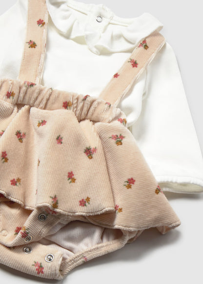 Conjunto 3 peças saia, blusa e casaco de recém nascida