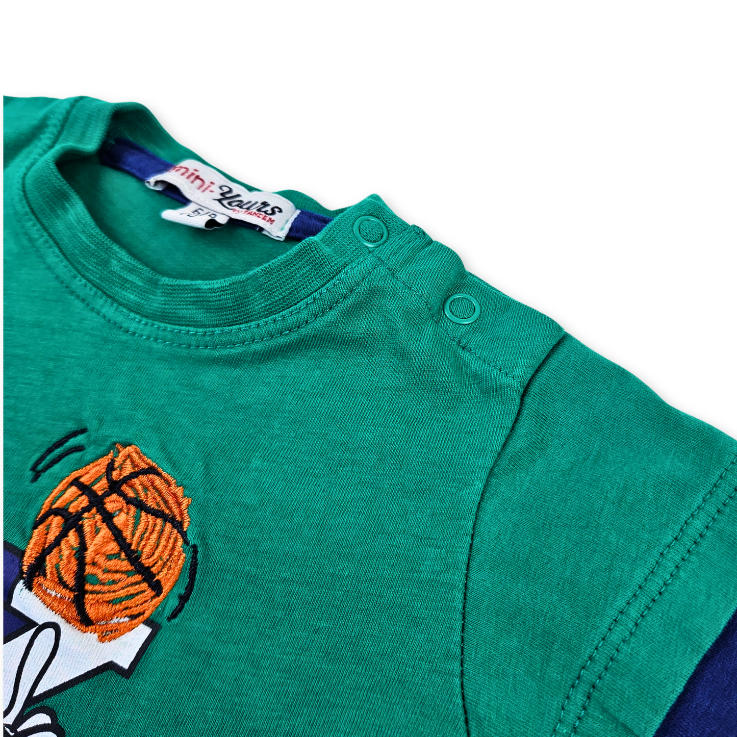 T-shirt e calção de menino