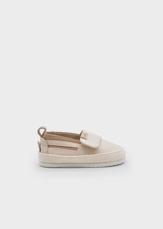 Alpercatas barefoot com velcro para bebé