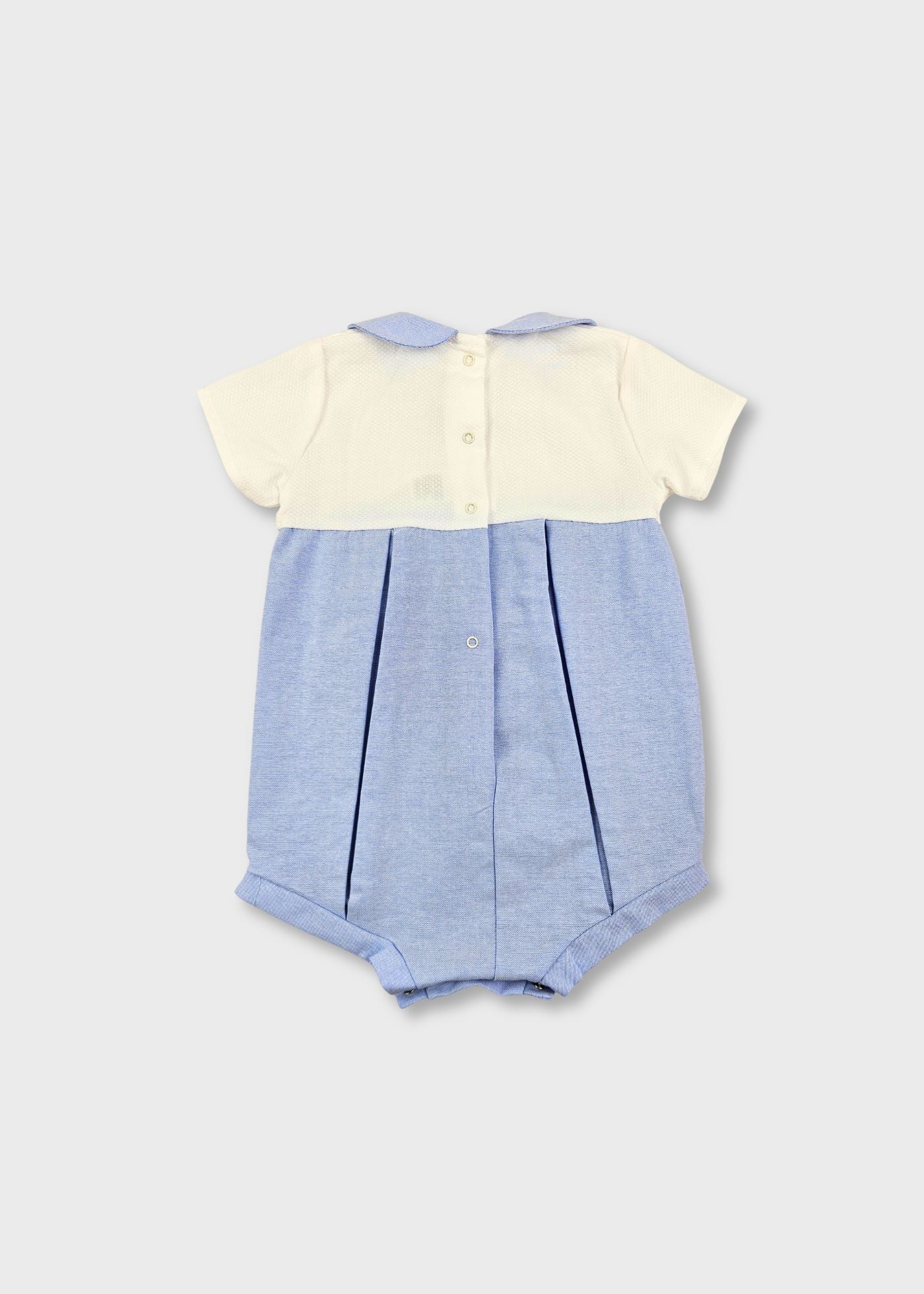 Fofo branco e azul de bebé menino