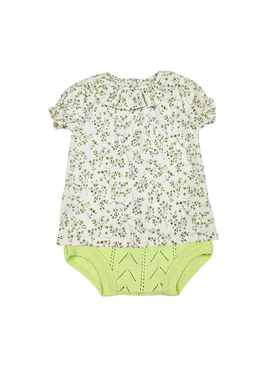 Conjunto de t-shirt e tapa fralda