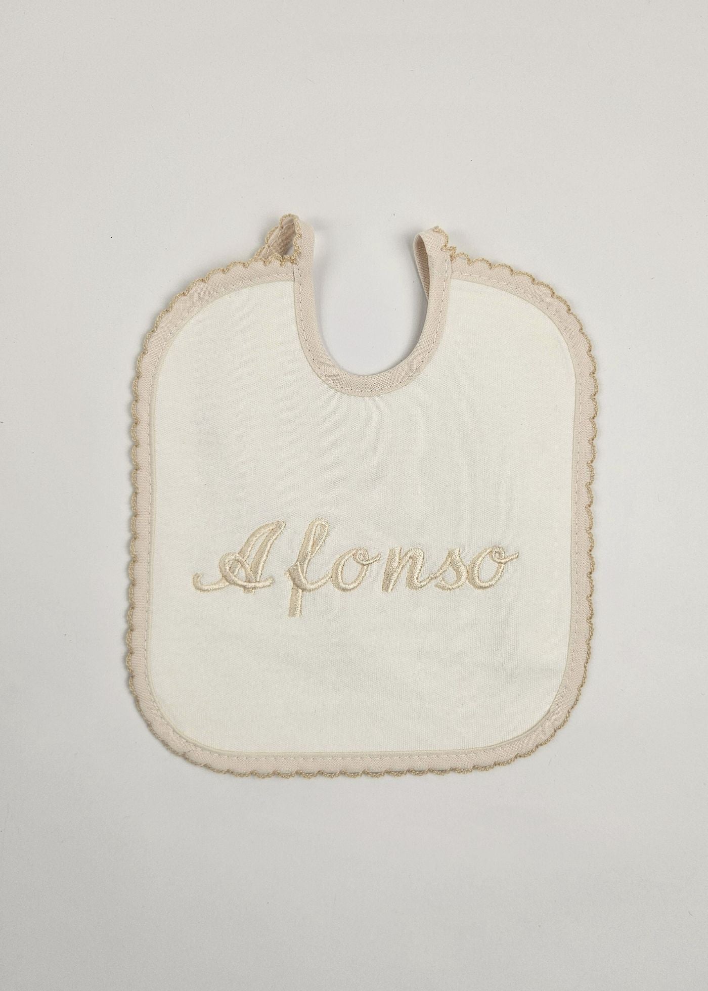 Pack Bordado Personalizado – Toalha, Fraldinha e Babete