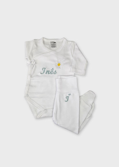 Conjunto especial bordado para bebé