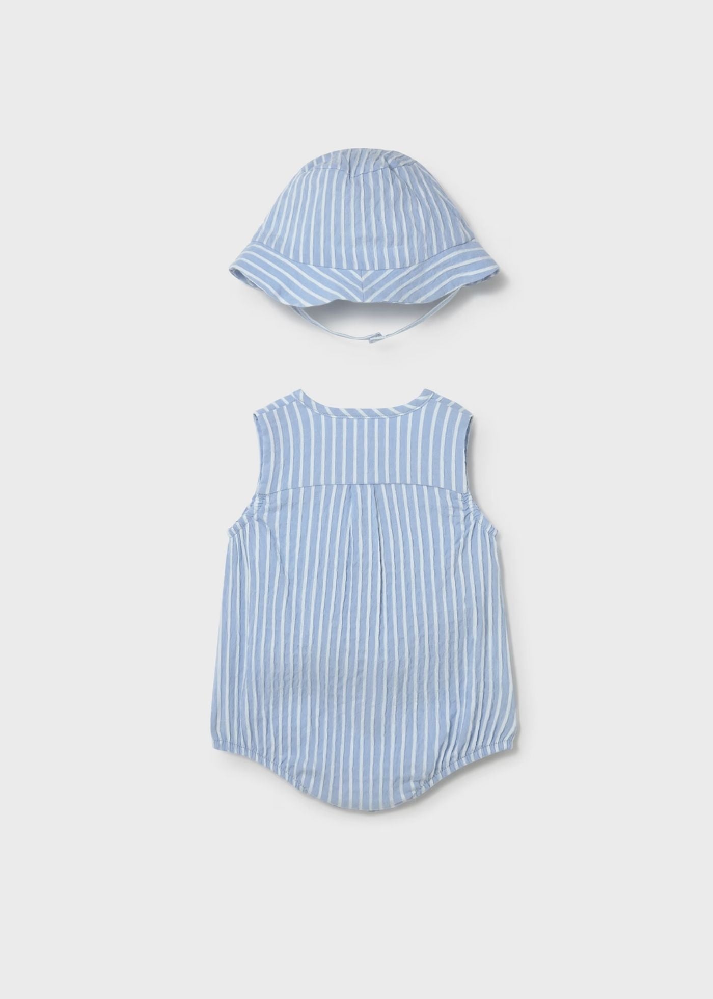 Macacão com gorro de bebé menino