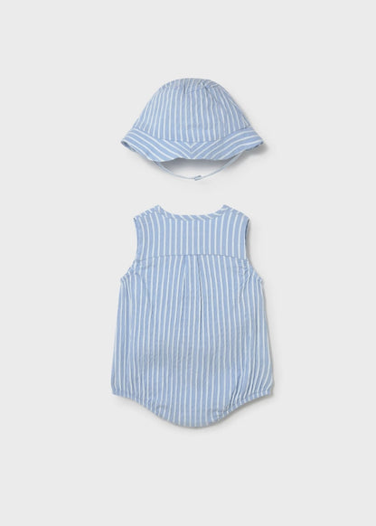 Macacão com gorro de bebé menino