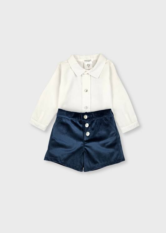 Conjunto de Camisa Branca e Calção