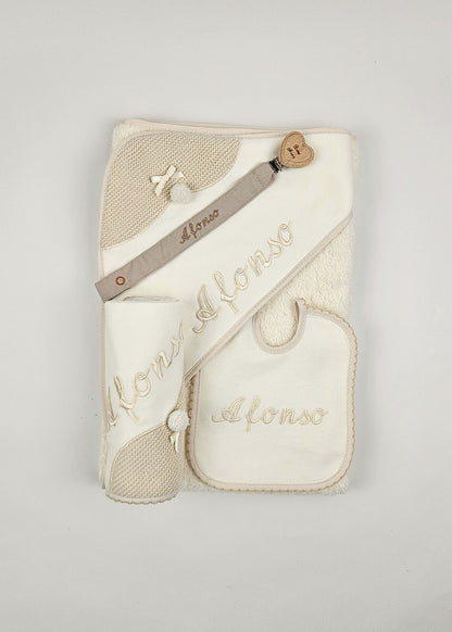Pack Bordado Personalizado – Toalha, Fraldinha e Babete