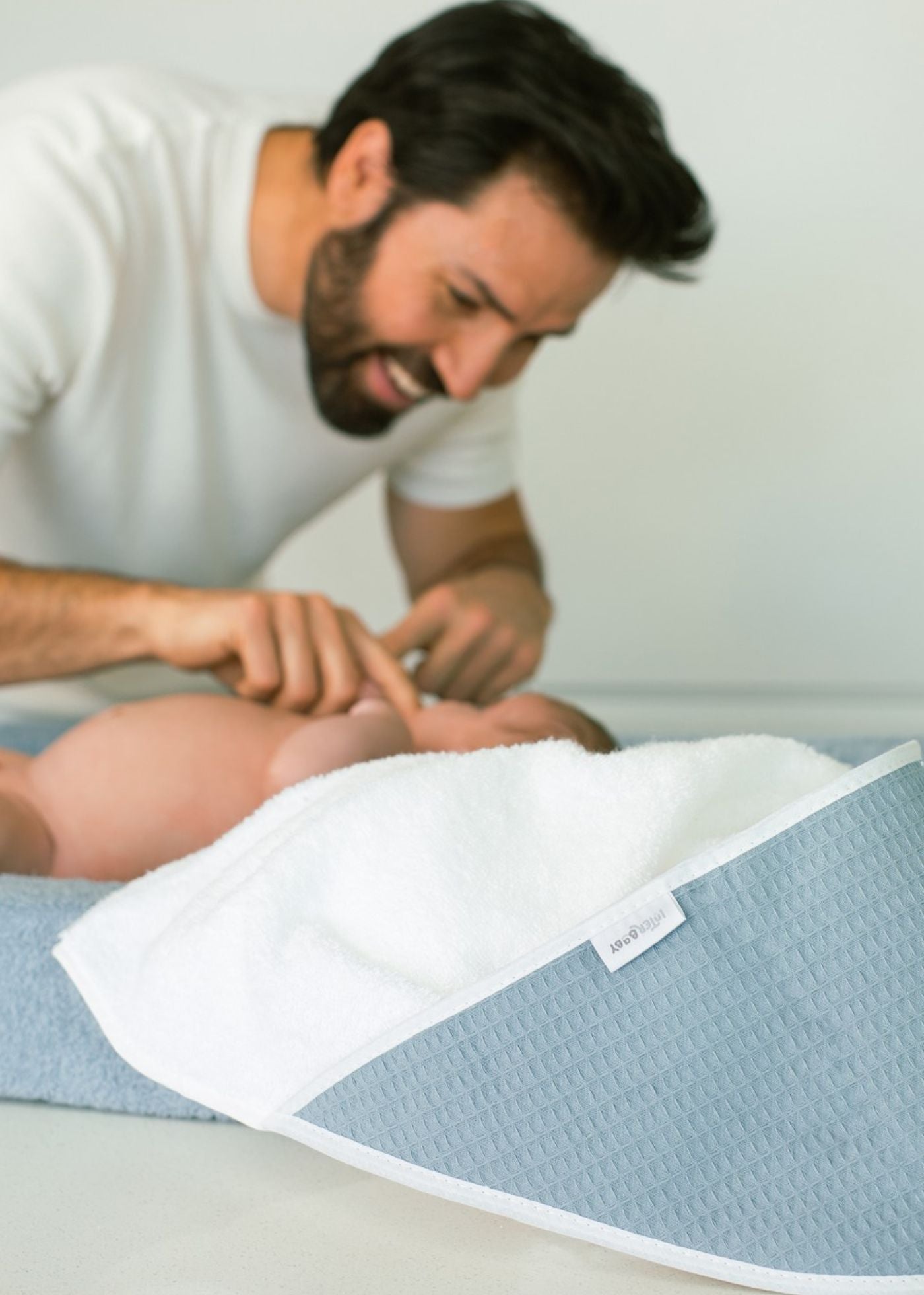 Toalha de banho avental para bebé- interbaby