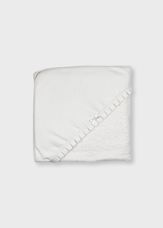 Toalha de banho branca de bebé