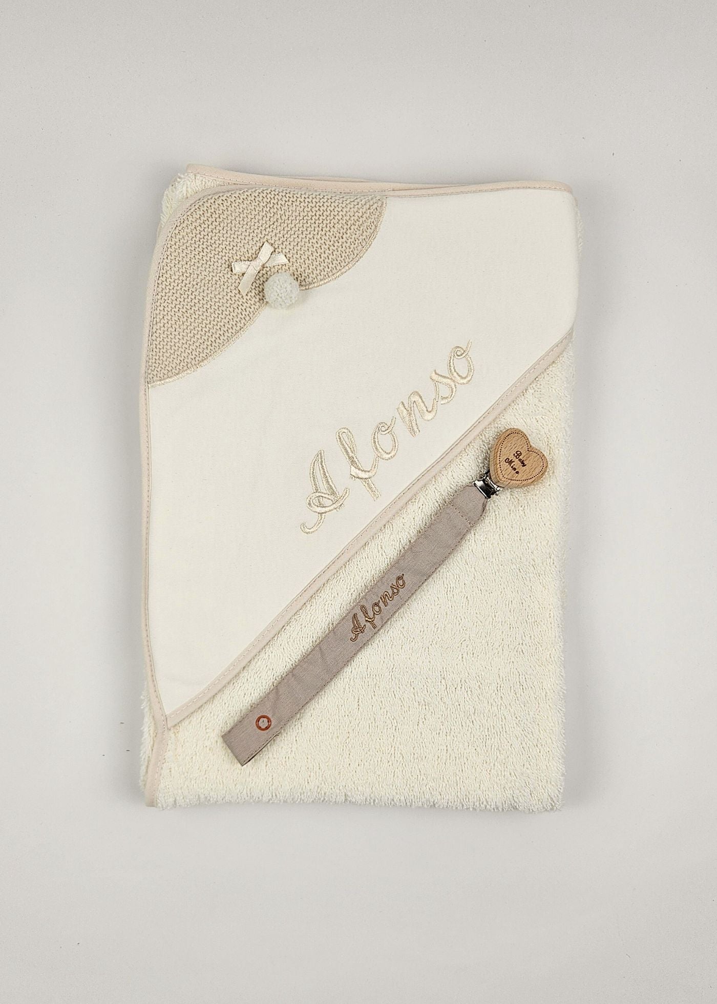 Pack Bordado toalha e prende chupeta.